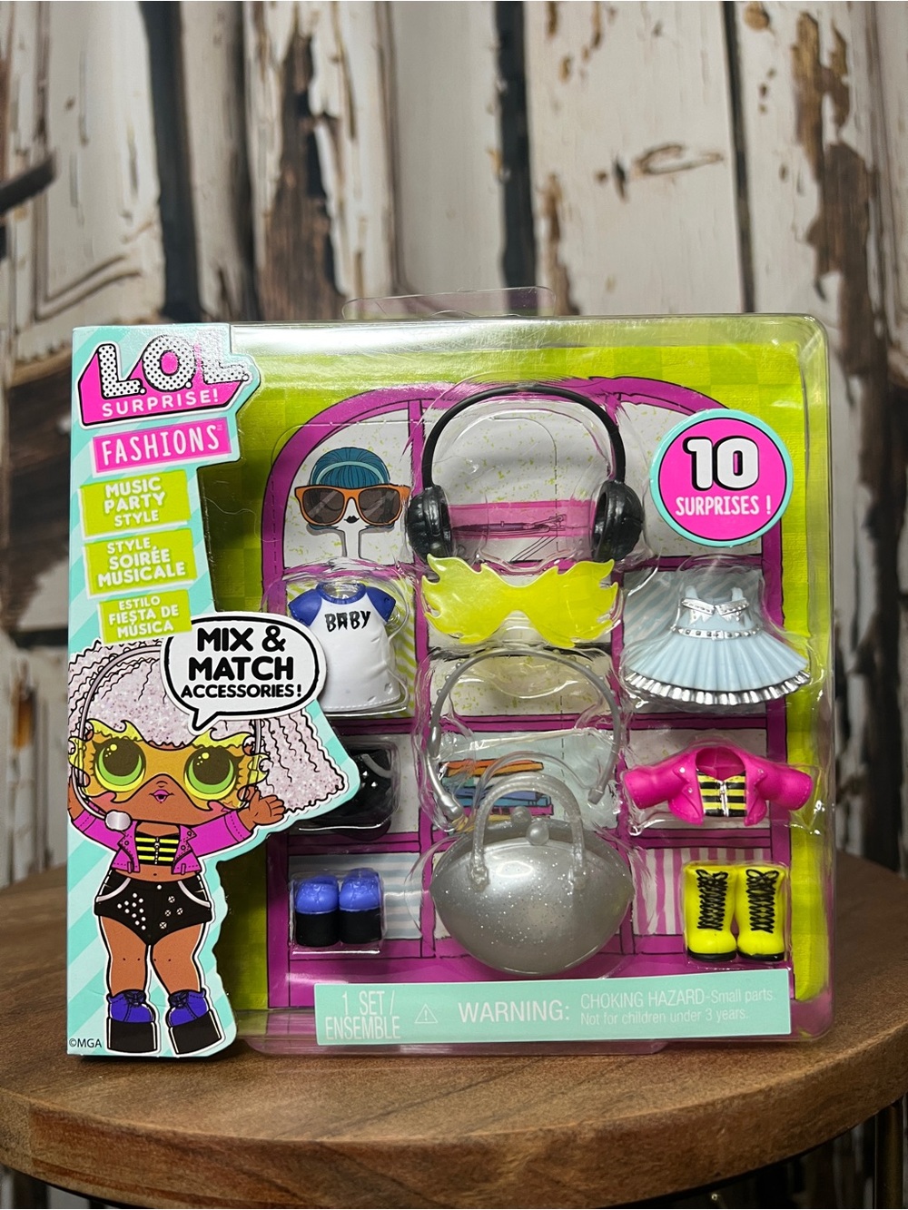 L.O.L. Surprise! Music Fashions 10-Surprise Mix & Match Accessory Pack